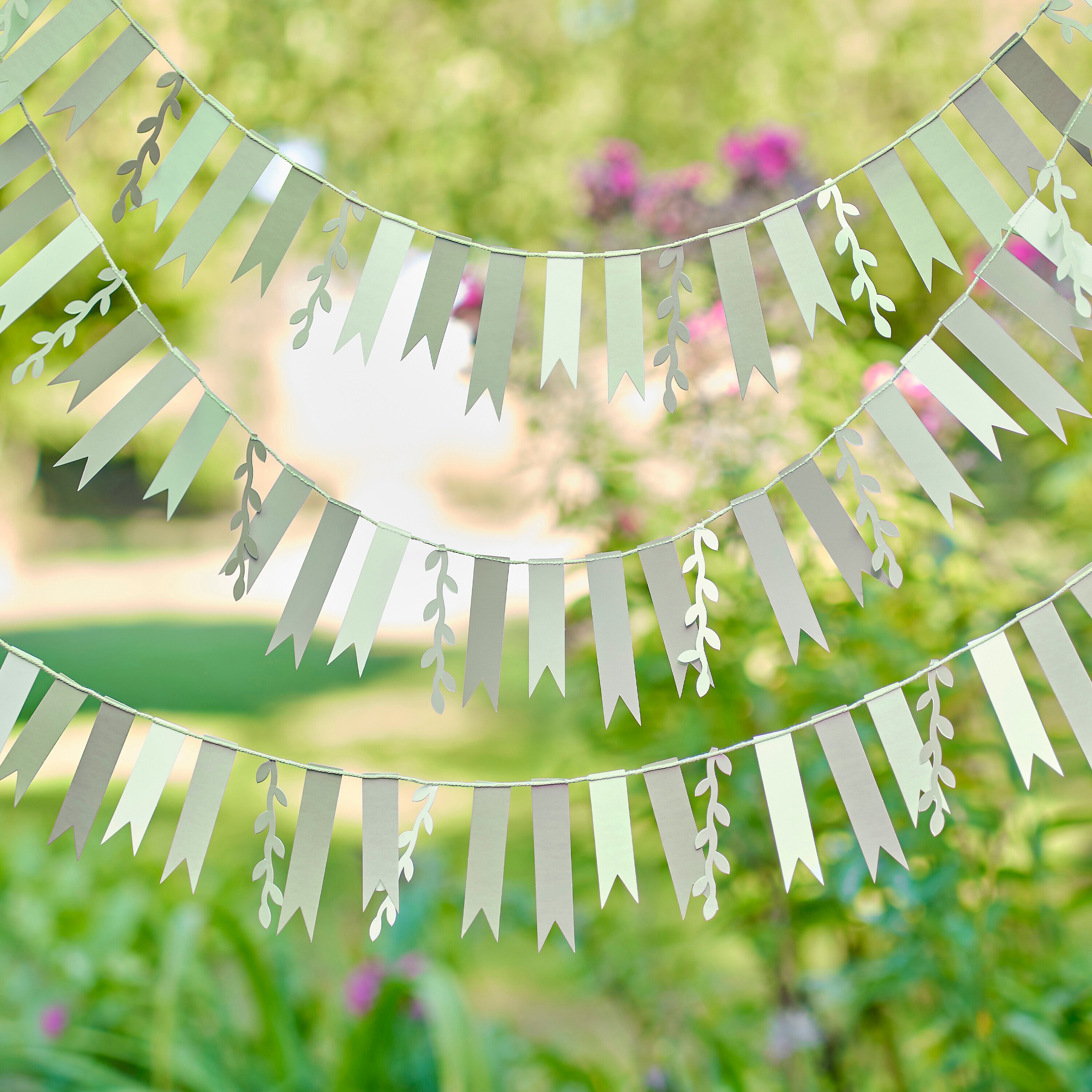 Straw Garland Party Decor Kids Can Help With - Cupcakes and Cutlery