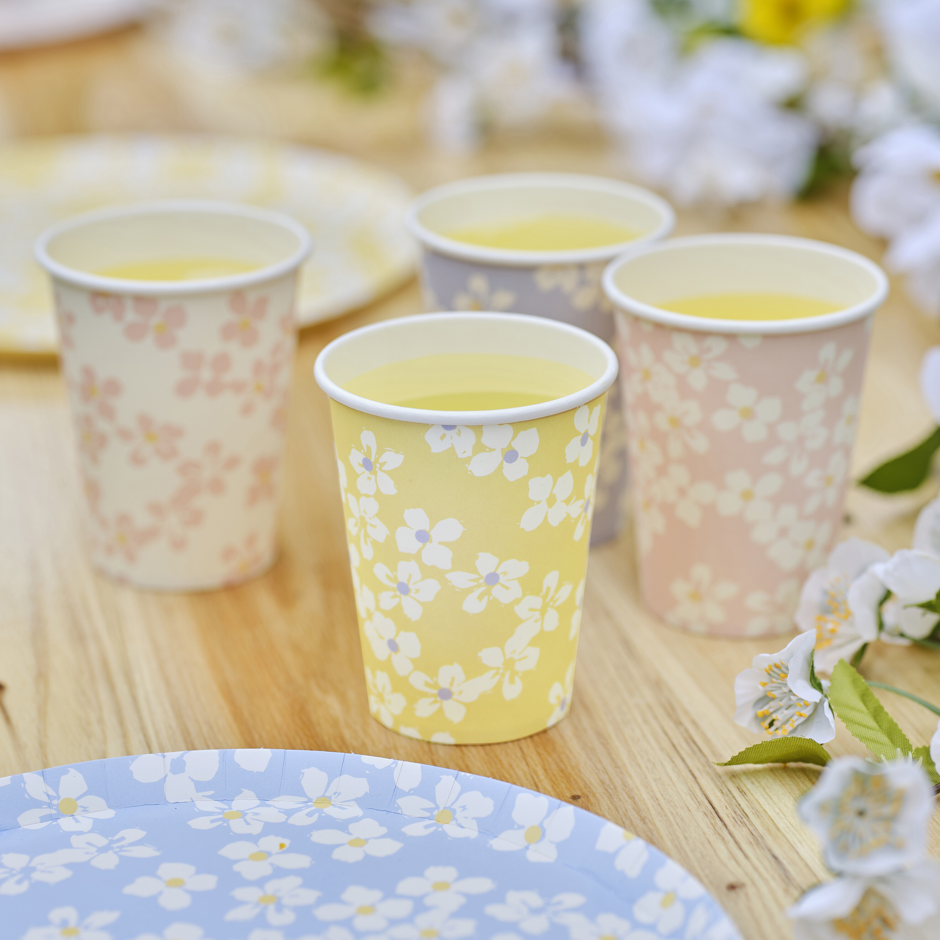 Floral Paper Cups | Ginger Ray